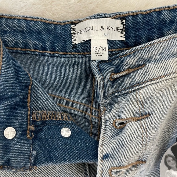 KENDALL & KYLIE Jean Shorts - Picture 2 of 7
